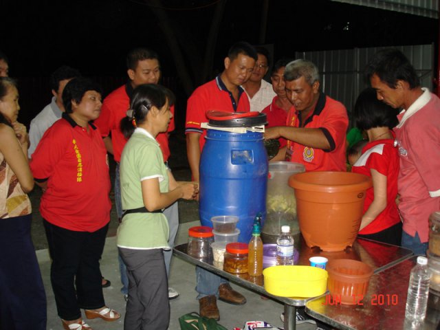 Ceramah membuat kompos Flat Merak Jaya pada 12-6-2010